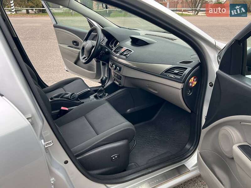 Универсал Renault Megane 2010 в Лубнах фото 43 Универсал Renault Megane 2010 в Лубнах