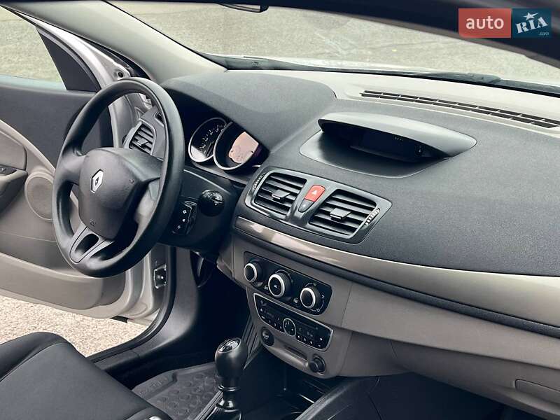 Универсал Renault Megane 2010 в Лубнах фото 44 Универсал Renault Megane 2010 в Лубнах