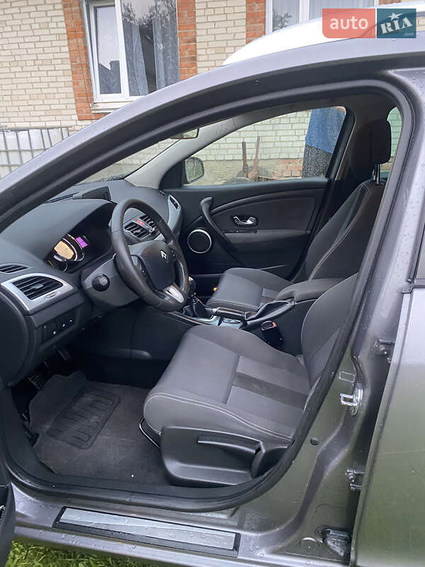 Универсал Renault Megane 2009 в Луцке фото 5 Универсал Renault Megane 2009 в Луцке