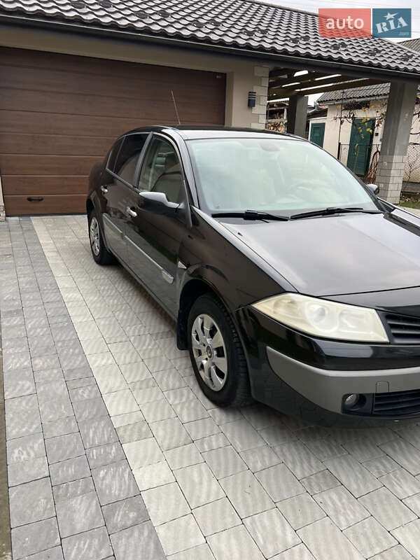Седан Renault Megane 2006 в Сваляве