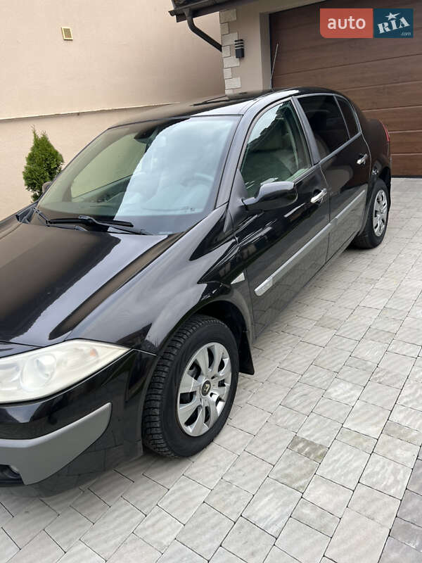 Седан Renault Megane 2006 в Сваляве