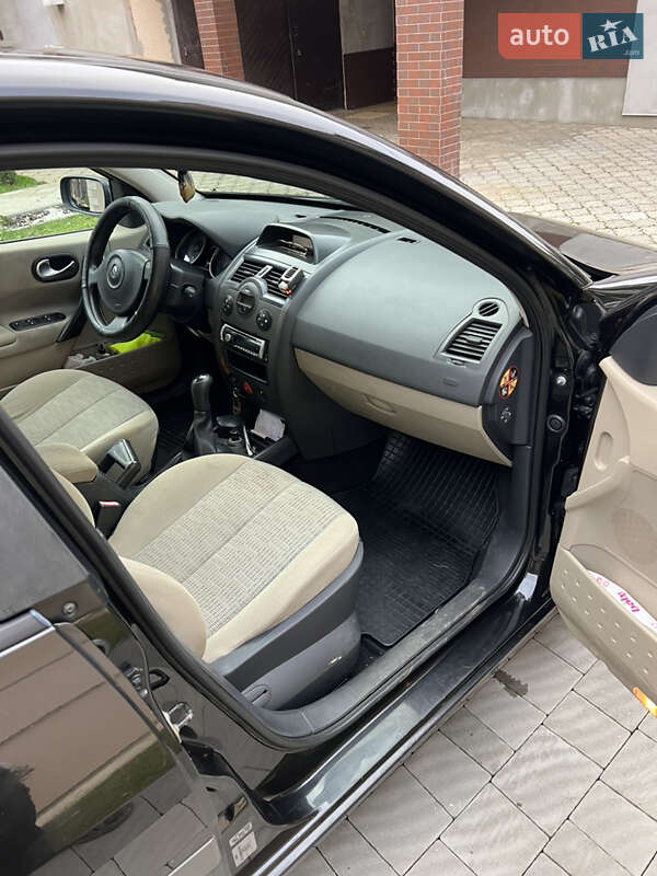 Седан Renault Megane 2006 в Сваляве