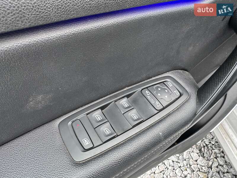 Универсал Renault Megane 2017 в Киеве фото 16 Универсал Renault Megane 2017 в Киеве