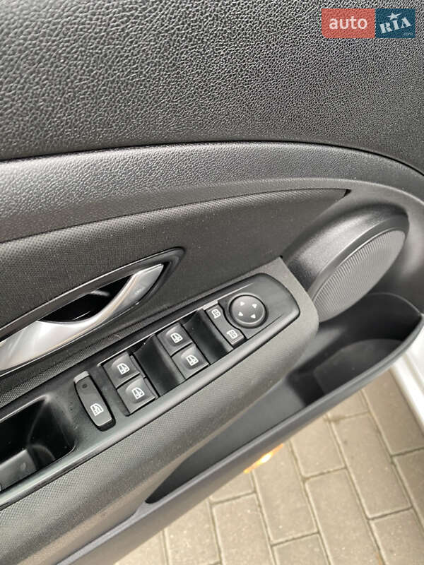 Универсал Renault Megane 2011 в Ровно фото 26 Универсал Renault Megane 2011 в Ровно