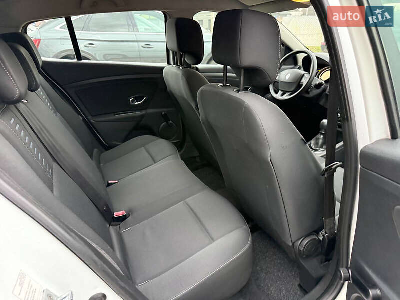 Хэтчбек Renault Megane 2014 в Коломые фото 27 Хэтчбек Renault Megane 2014 в Коломые