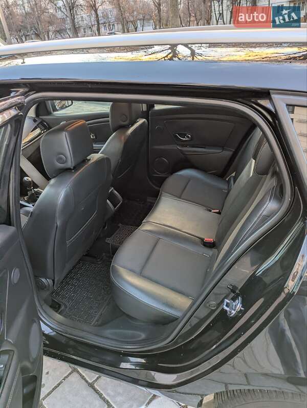 Универсал Renault Megane 2013 в Ровно фото 7 Универсал Renault Megane 2013 в Ровно