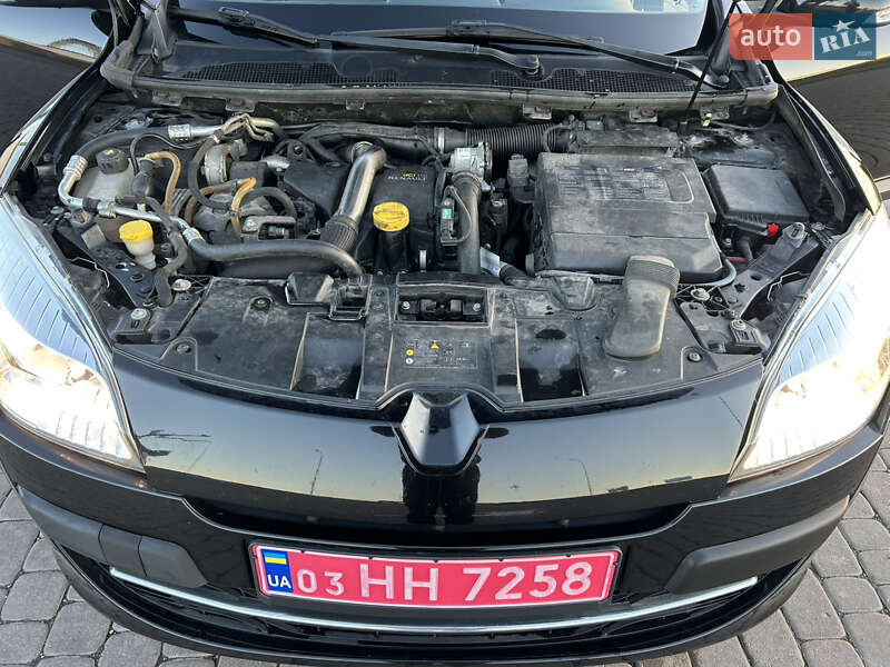 Универсал Renault Megane 2011 в Городке