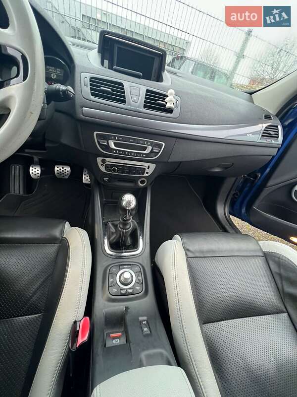 Хэтчбек Renault Megane 2012 в Корце