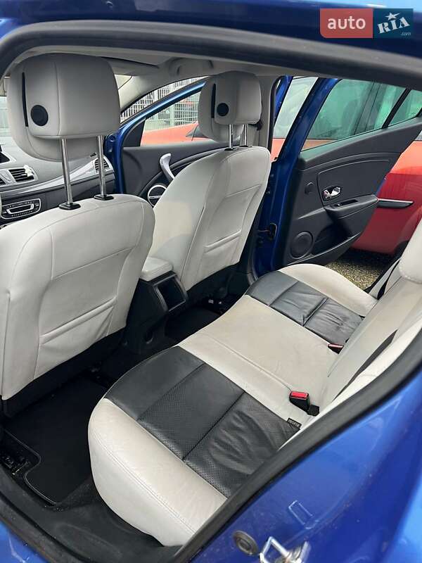 Хэтчбек Renault Megane 2012 в Корце