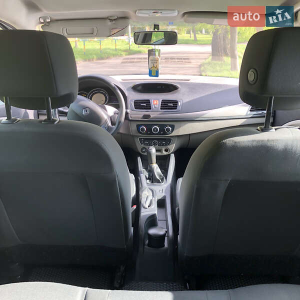 Хэтчбек Renault Megane 2010 в Вишневце фото 15 Хэтчбек Renault Megane 2010 в Вишневце