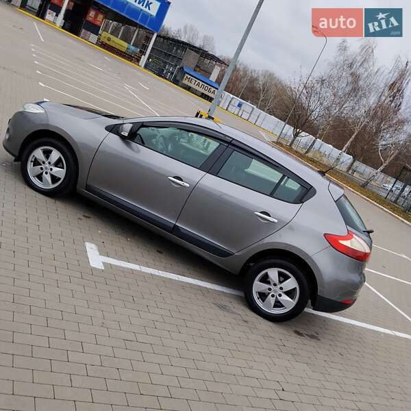 Хэтчбек Renault Megane 2011 в Сумах