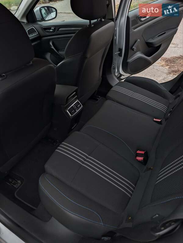 Хэтчбек Renault Megane 2017 в Миргороде фото 26 Хэтчбек Renault Megane 2017 в Миргороде