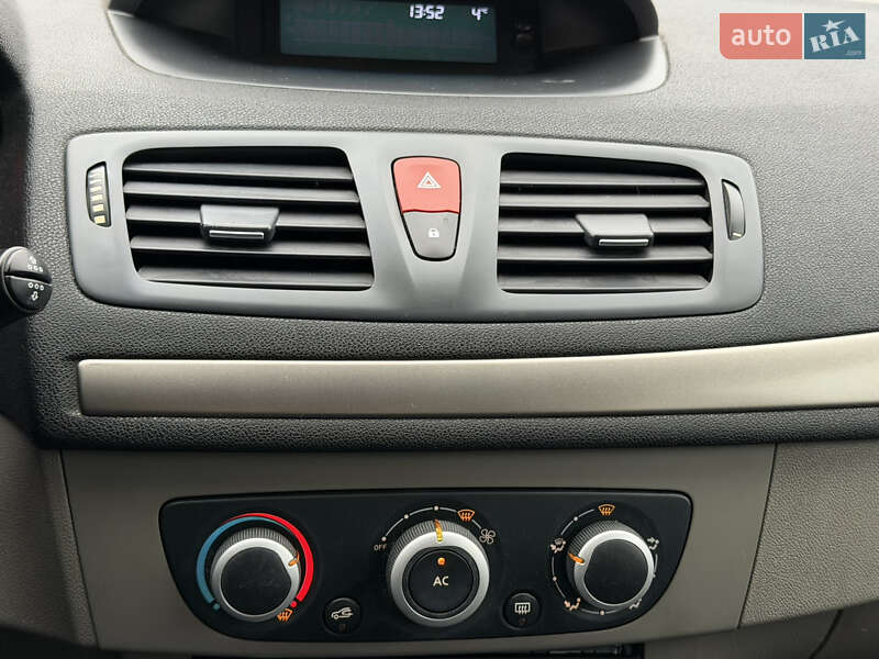 Хэтчбек Renault Megane 2011 в Луцке фото 22 Хэтчбек Renault Megane 2011 в Луцке