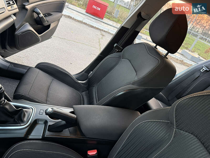 Универсал Renault Megane 2020 в Днепре фото 63 Универсал Renault Megane 2020 в Днепре