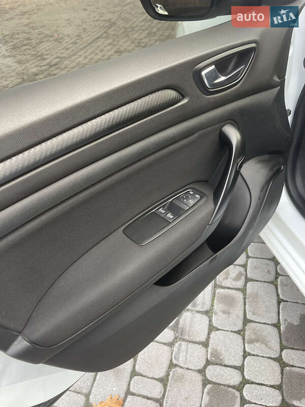 Хэтчбек Renault Megane 2017 в Запорожье