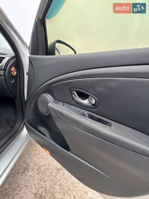 Универсал Renault Megane 2012 в Запорожье фото 14 Универсал Renault Megane 2012 в Запорожье