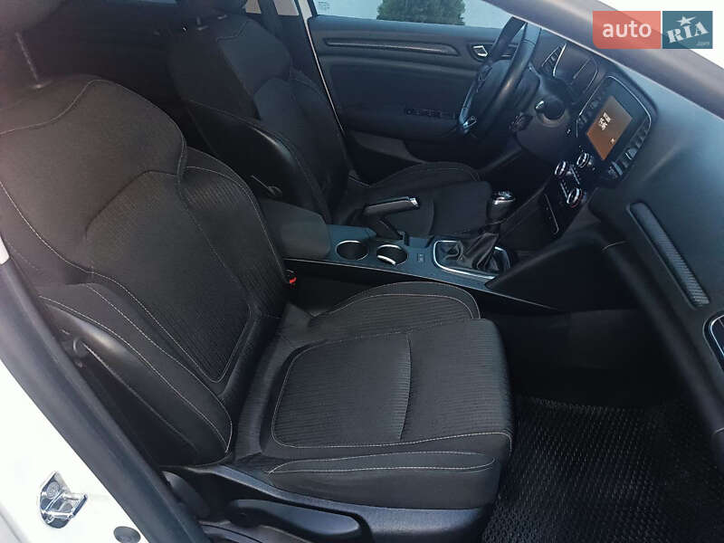 Хэтчбек Renault Megane 2017 в Александрие фото 16 Хэтчбек Renault Megane 2017 в Александрие