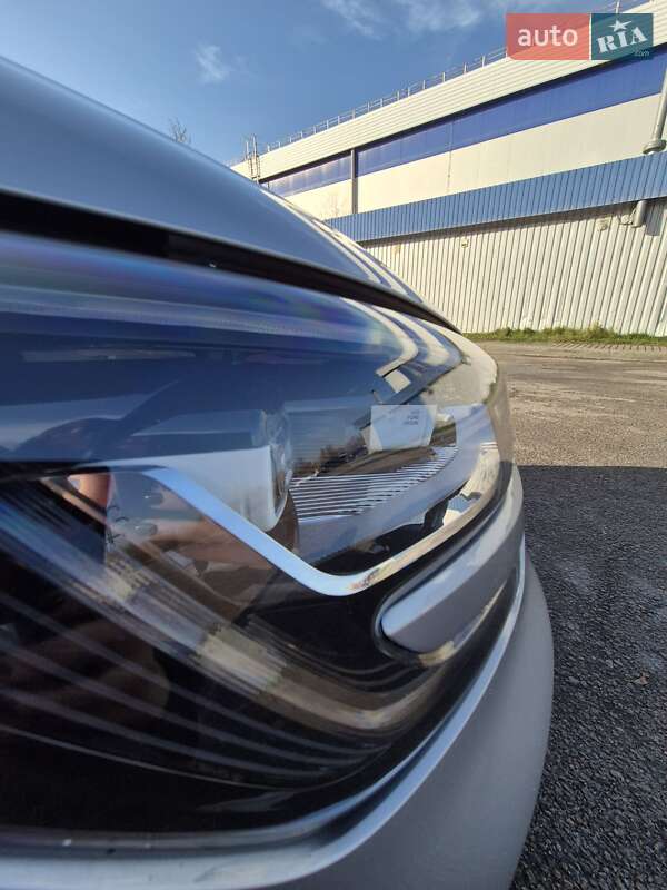 Универсал Renault Megane 2018 в Днепре фото 24 Универсал Renault Megane 2018 в Днепре