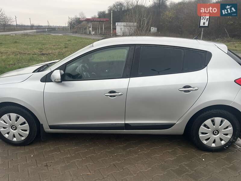 Хэтчбек Renault Megane 2010 в Горбовой фото 7 Хэтчбек Renault Megane 2010 в Горбовой