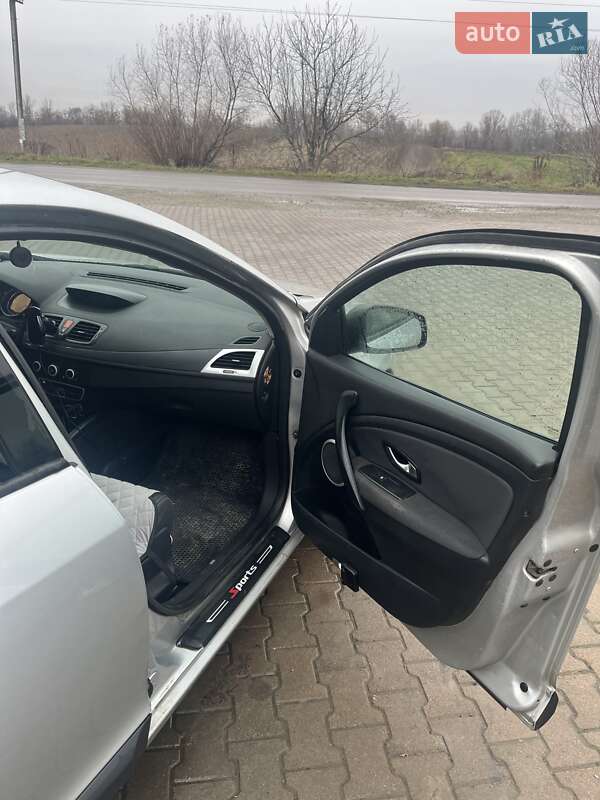 Хэтчбек Renault Megane 2010 в Горбовой фото 12 Хэтчбек Renault Megane 2010 в Горбовой