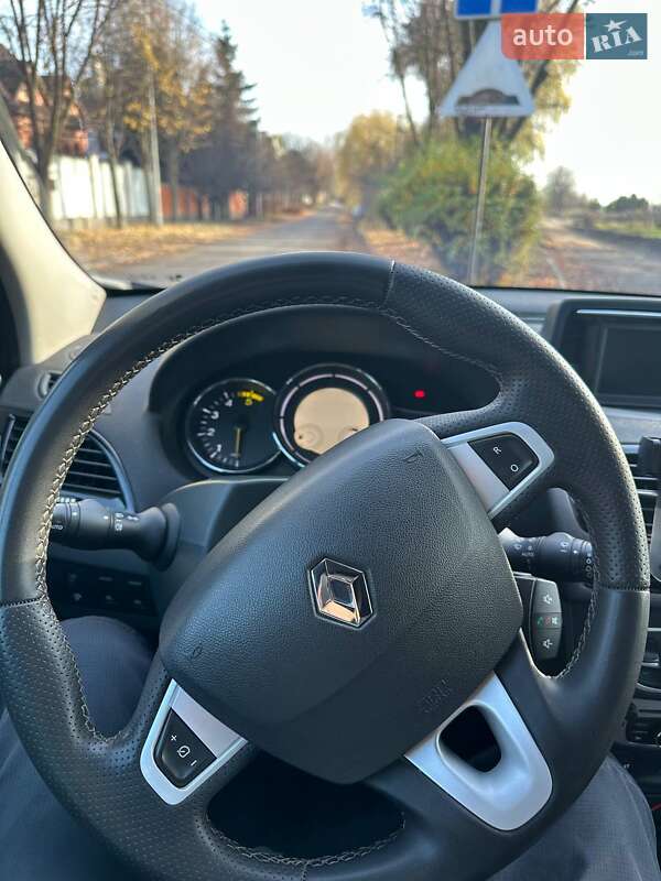 Хэтчбек Renault Megane 2012 в Киеве фото 14 Хэтчбек Renault Megane 2012 в Киеве