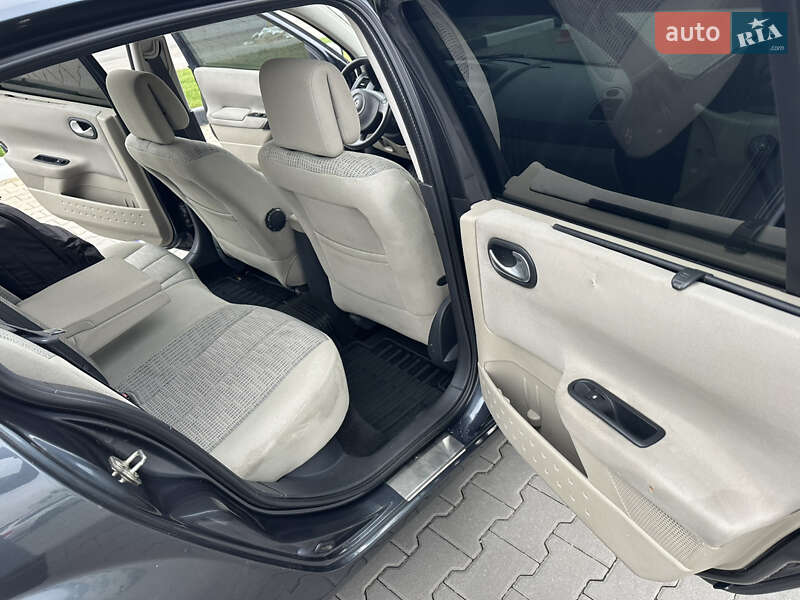 Седан Renault Megane 2006 в Києві фото 24 Седан Renault Megane 2006 в Києві