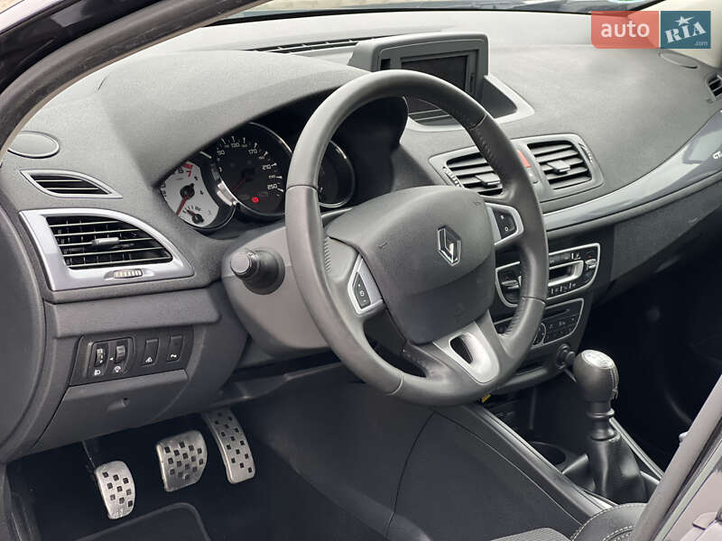 Универсал Renault Megane 2010 в Луцке фото 39 Универсал Renault Megane 2010 в Луцке