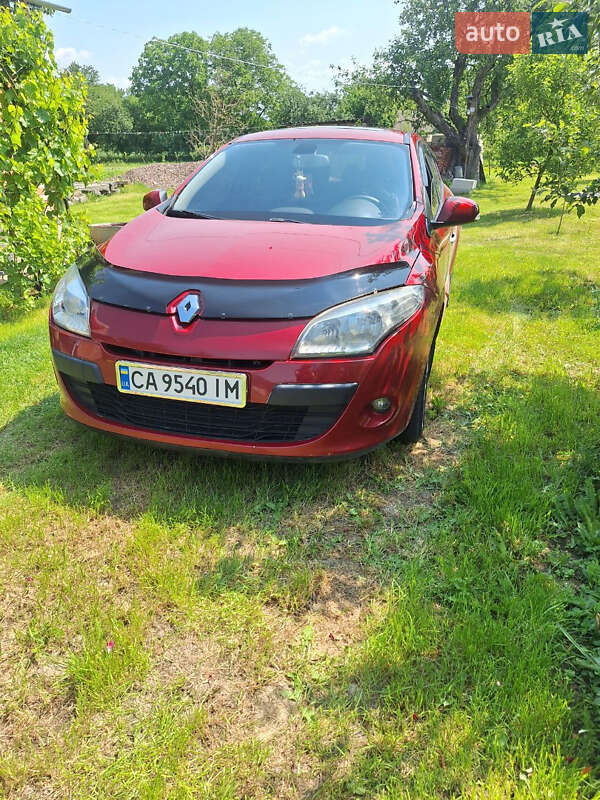 Купе Renault Megane 2010 в Дашеве фото 10 Купе Renault Megane 2010 в Дашеве