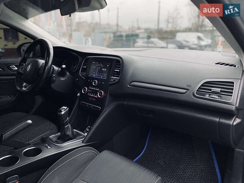 Універсал Renault Megane 2017 в Києві фото 24 Універсал Renault Megane 2017 в Києві