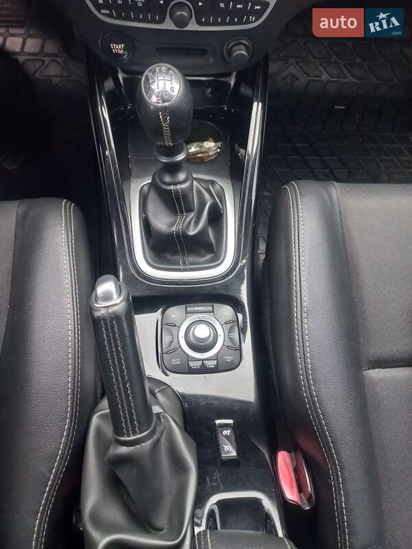 Хэтчбек Renault Megane 2011 в Ромнах