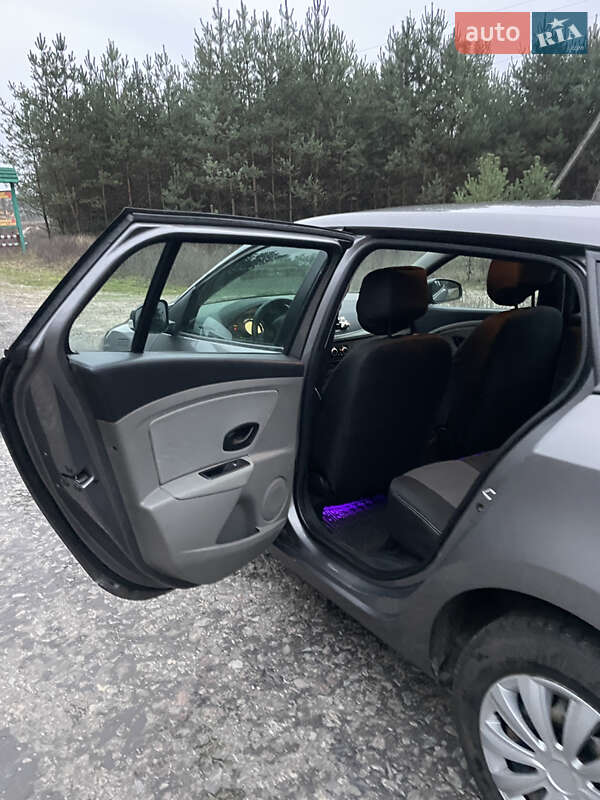 Універсал Renault Megane 2011 в Охтирці фото 12 Універсал Renault Megane 2011 в Охтирці