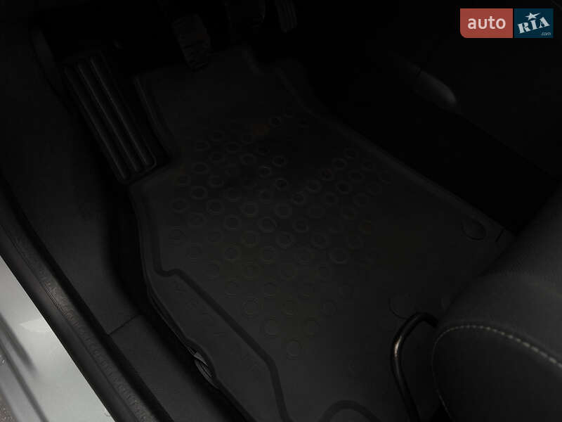 Универсал Renault Megane 2009 в Полтаве фото 81 Универсал Renault Megane 2009 в Полтаве