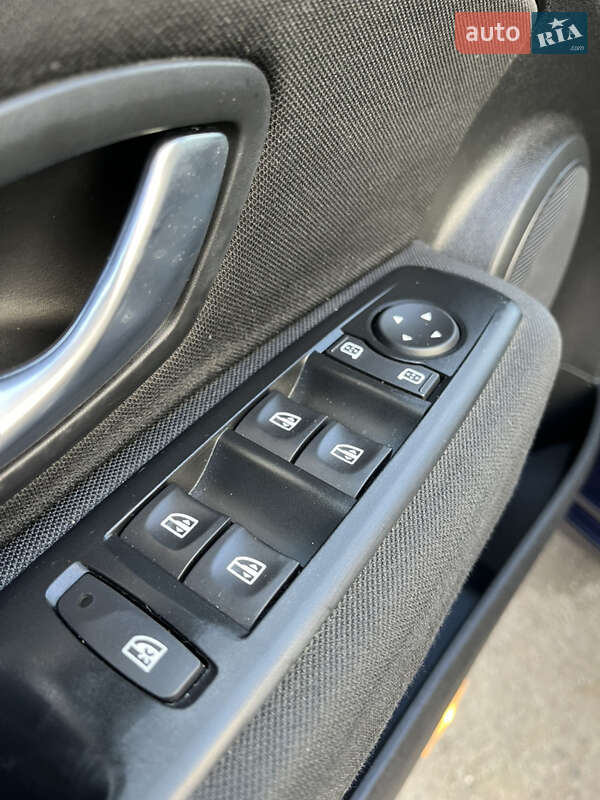 Хэтчбек Renault Megane 2009 в Хороле фото 21 Хэтчбек Renault Megane 2009 в Хороле