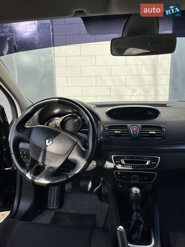 Хэтчбек Renault Megane 2009 в Хороле фото 27 Хэтчбек Renault Megane 2009 в Хороле