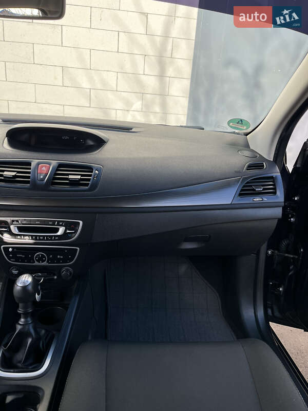 Хэтчбек Renault Megane 2009 в Хороле фото 30 Хэтчбек Renault Megane 2009 в Хороле