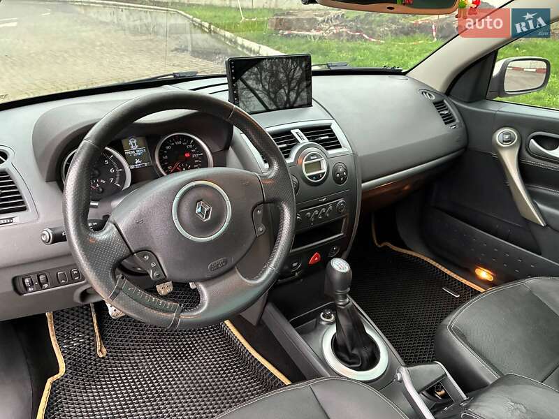 Кабриолет Renault Megane 2008 в Одессе фото 12 Кабриолет Renault Megane 2008 в Одессе