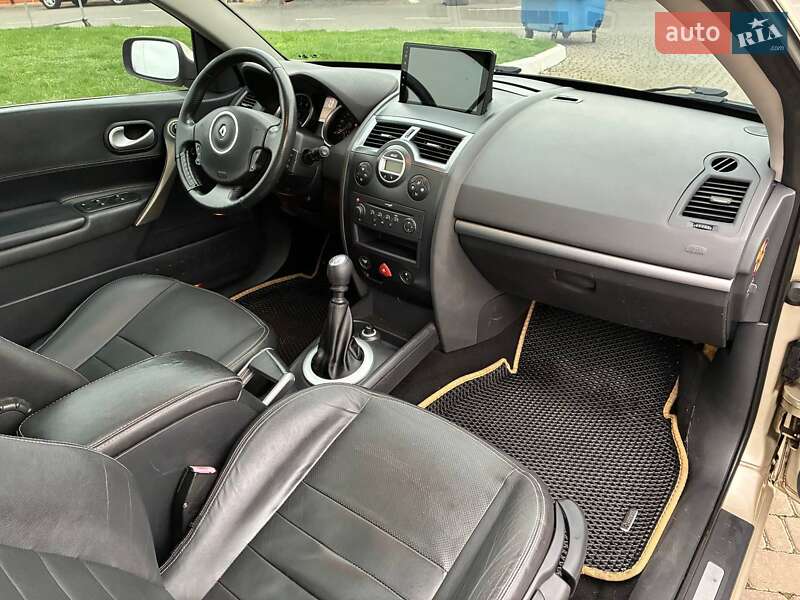 Кабриолет Renault Megane 2008 в Одессе фото 19 Кабриолет Renault Megane 2008 в Одессе