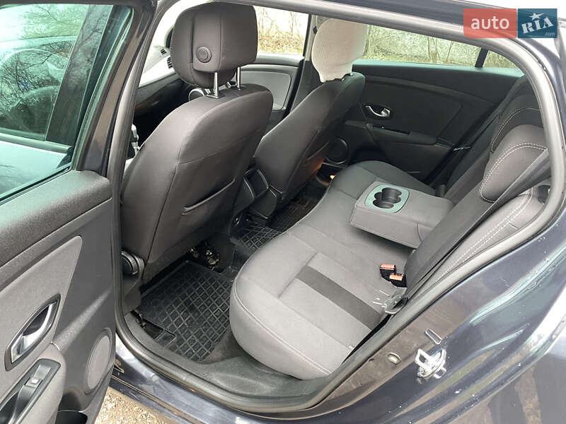Универсал Renault Megane 2010 в Кривом Роге фото 14 Универсал Renault Megane 2010 в Кривом Роге