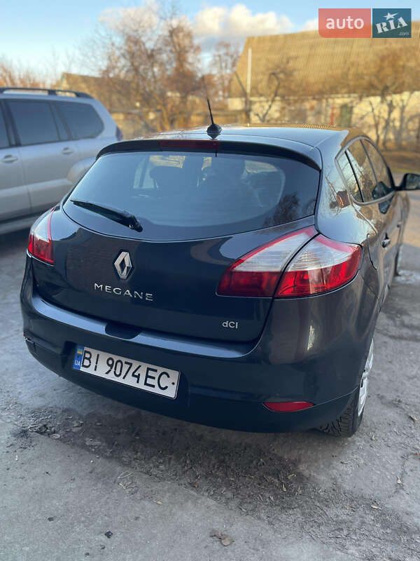 Хэтчбек Renault Megane 2011 в Глобине