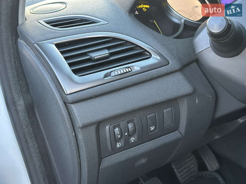 Хэтчбек Renault Megane 2014 в Одессе фото 44 Хэтчбек Renault Megane 2014 в Одессе