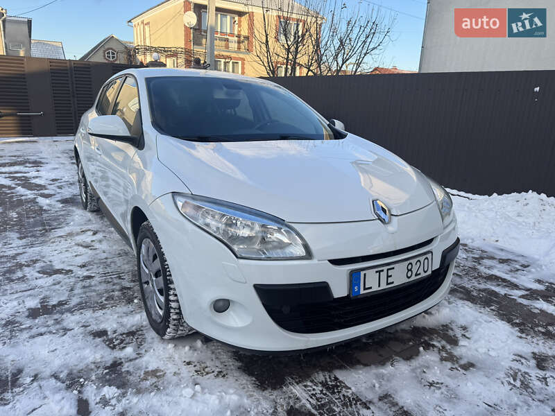 Хетчбек Renault Megane 2011 в Радивиліві фото 4 Хетчбек Renault Megane 2011 в Радивиліві