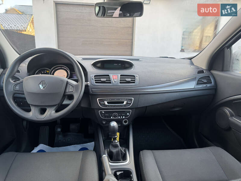 Хетчбек Renault Megane 2011 в Радивиліві фото 52 Хетчбек Renault Megane 2011 в Радивиліві