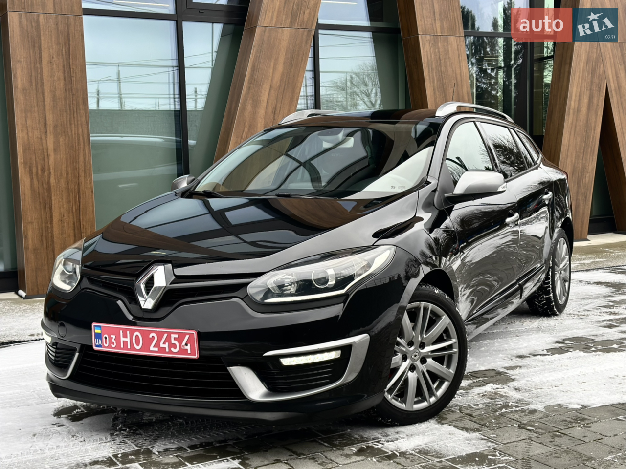 Продам свіжопригнане авто з Нідерландів, готове до постановки на облік у чудовому стані! Модельний 2014 рік!Комплектація GT-line! Кузов без царапин м?ятин та іржі! Всі вікна рідні! 
 Двигун працює відмінно! Економічний та динамічний! Простий в обслуговуванні!Екологія на місці! Кпп 6 ступка, працює та перемикає відмінно! 
По підвісці питань теж немає, відпрацьовує без зайвих звуків та шумів. Має оригінальні лекгосплавні диски на новій зимовій гумі!
Салон чистенький та охайний. Все працює ідеально! Авто має один косметичний підкрас!
 Авто варте уваги,кого цікавить дзвоніть за номером!
Можлива доставка по Україні!