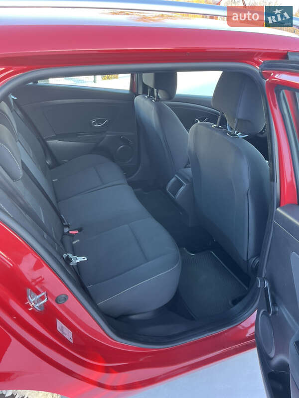 Универсал Renault Megane 2014 в Бродах фото 13 Универсал Renault Megane 2014 в Бродах