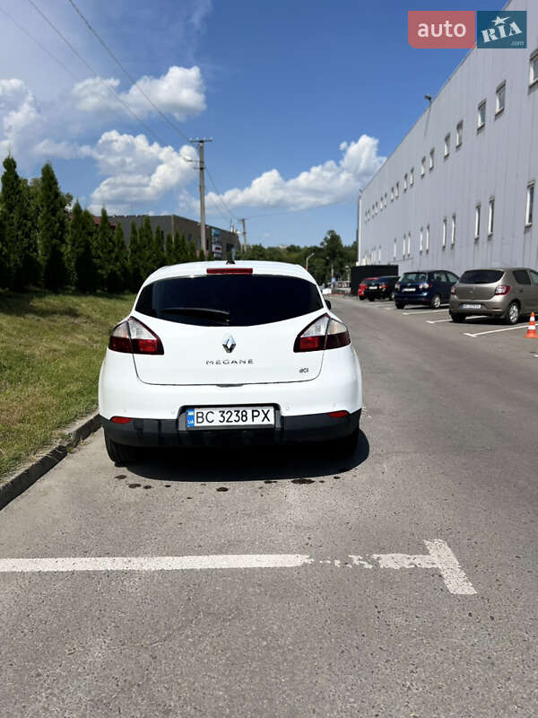 Хетчбек Renault Megane 2015 в Городку