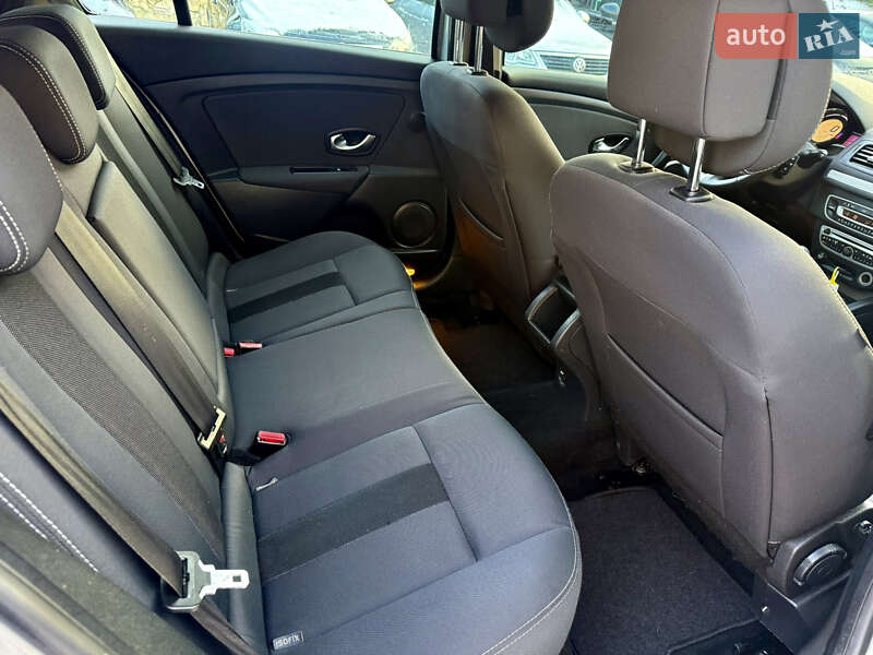 Универсал Renault Megane 2011 в Ровно фото 20 Универсал Renault Megane 2011 в Ровно