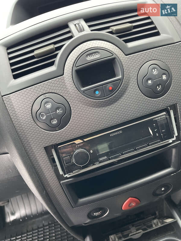 Хэтчбек Renault Megane 2004 в Каменском фото 26 Хэтчбек Renault Megane 2004 в Каменском