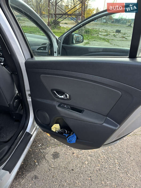 Универсал Renault Megane 2012 в Николаеве фото 12 Универсал Renault Megane 2012 в Николаеве