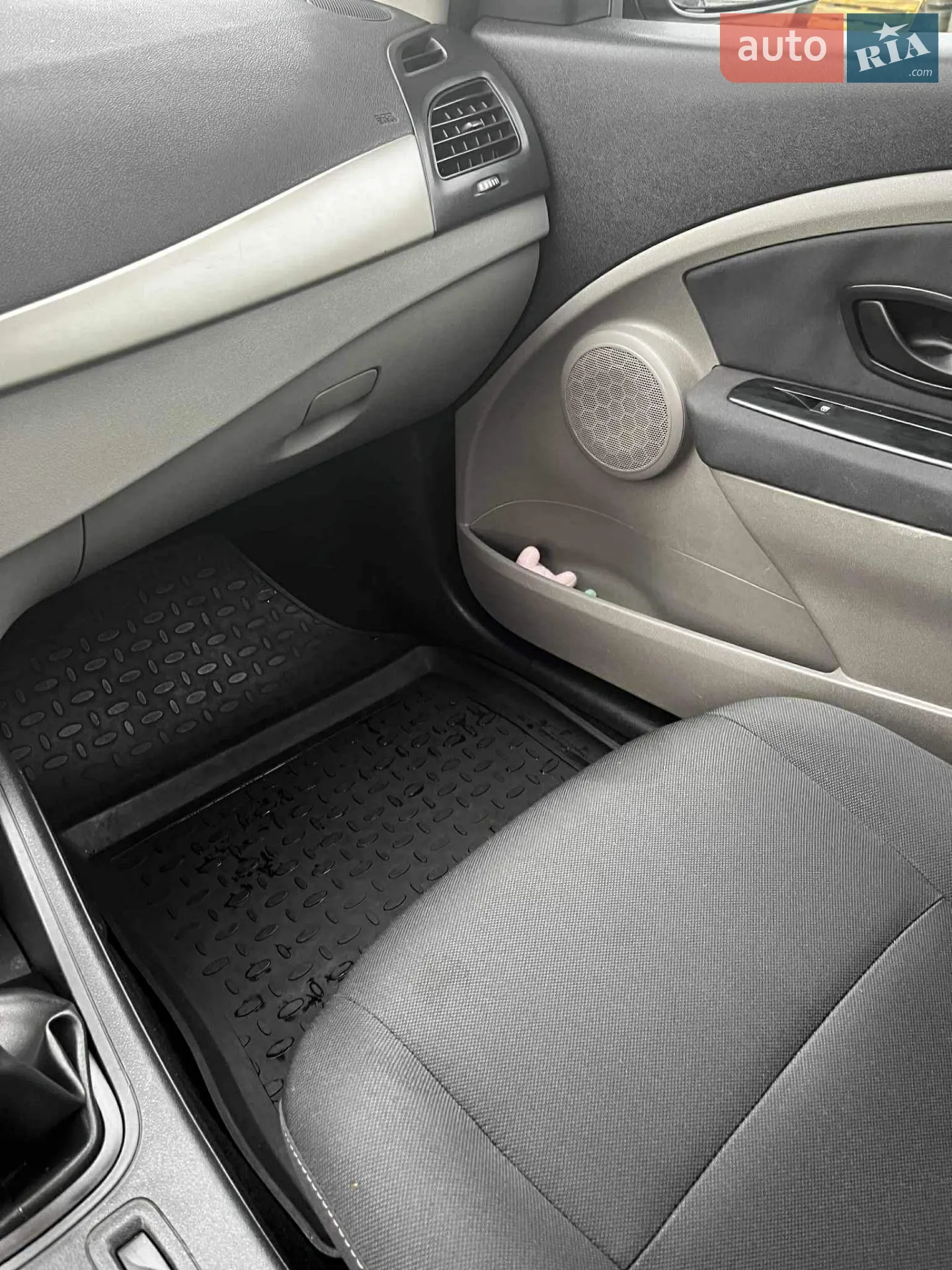 2010 Renault Megane - мініатюра 23