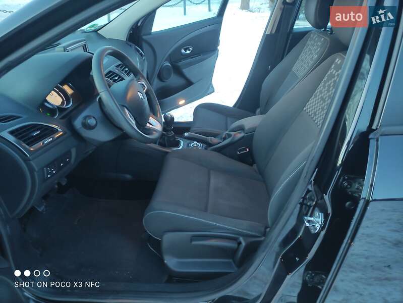 Универсал Renault Megane 2012 в Змиеве фото 43 Универсал Renault Megane 2012 в Змиеве